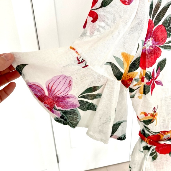Wrap-Around Short Sleeve Floral Blouse - Linen - XS - Picture 4 of 9